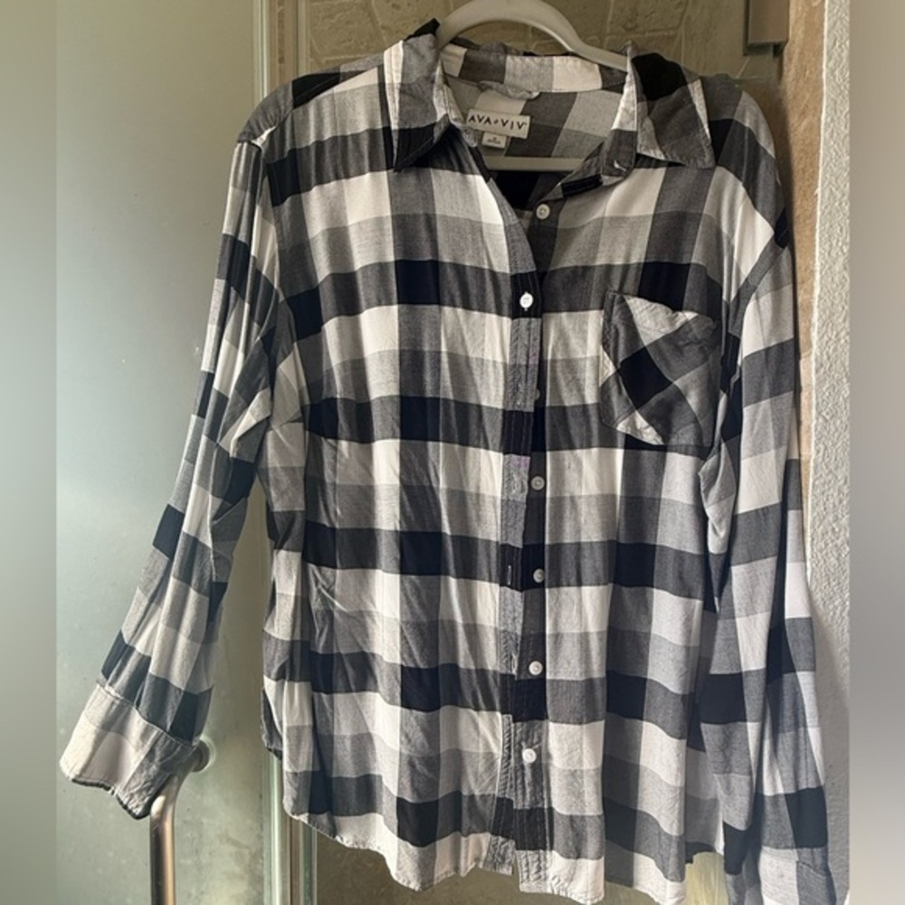 Ava & Viv black, white, and‎ gray plaid size 1X